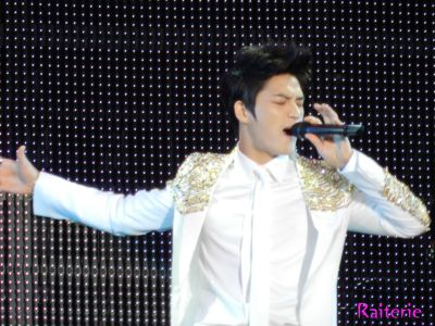 [Pics][15102011]JYJ’s Unforgettable Live Concert in Japan – Day 1 391